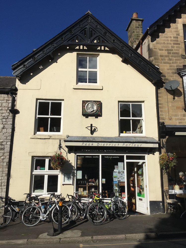 The Old Vicarage B&B 2/50