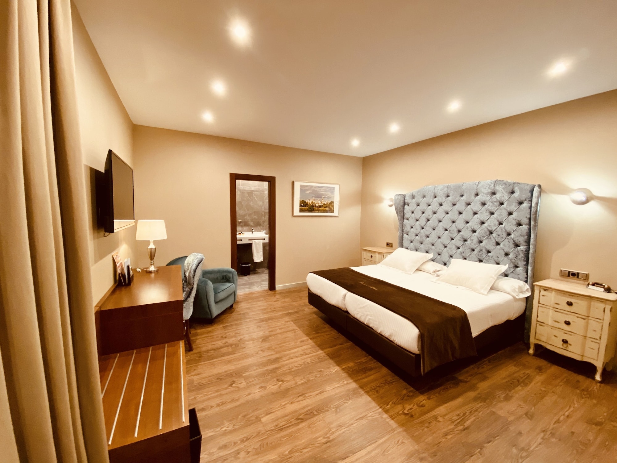 SUPERIOR, DOUBLE BED