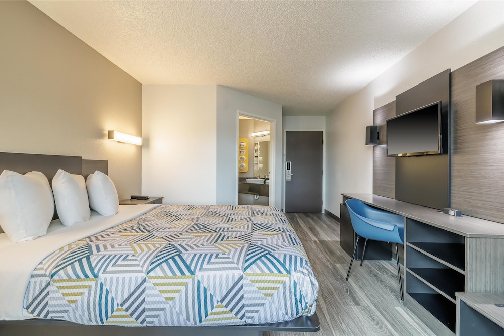 Motel6 Missoula, MT 43/65