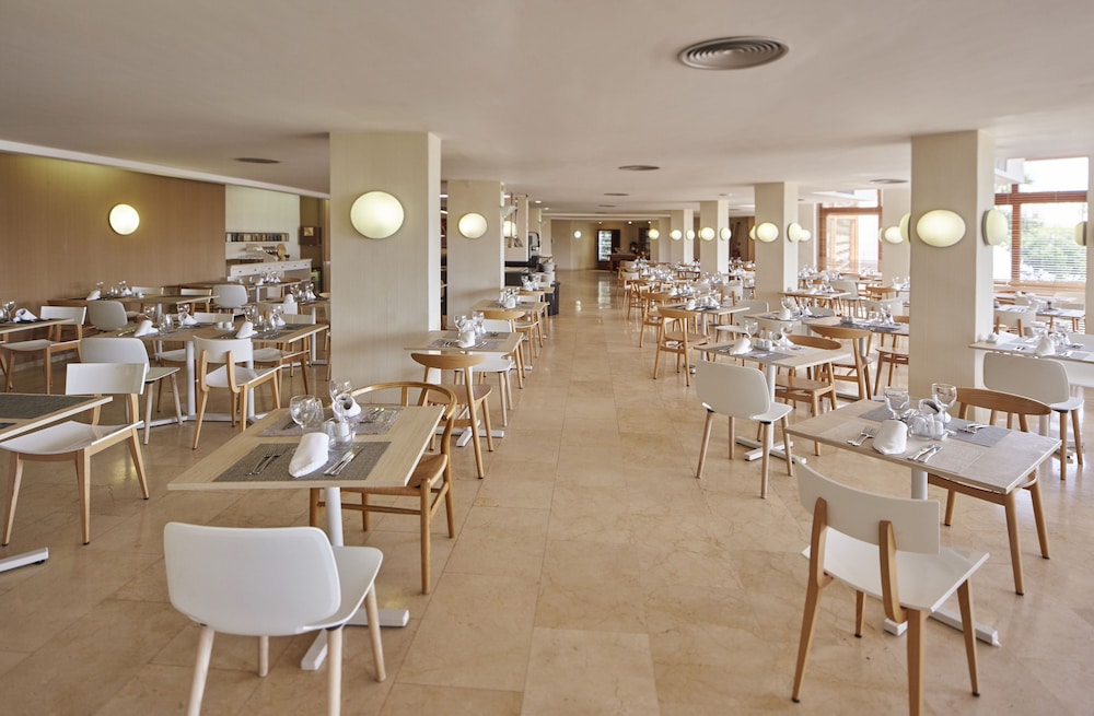 Hotel Tres Torres 50/65