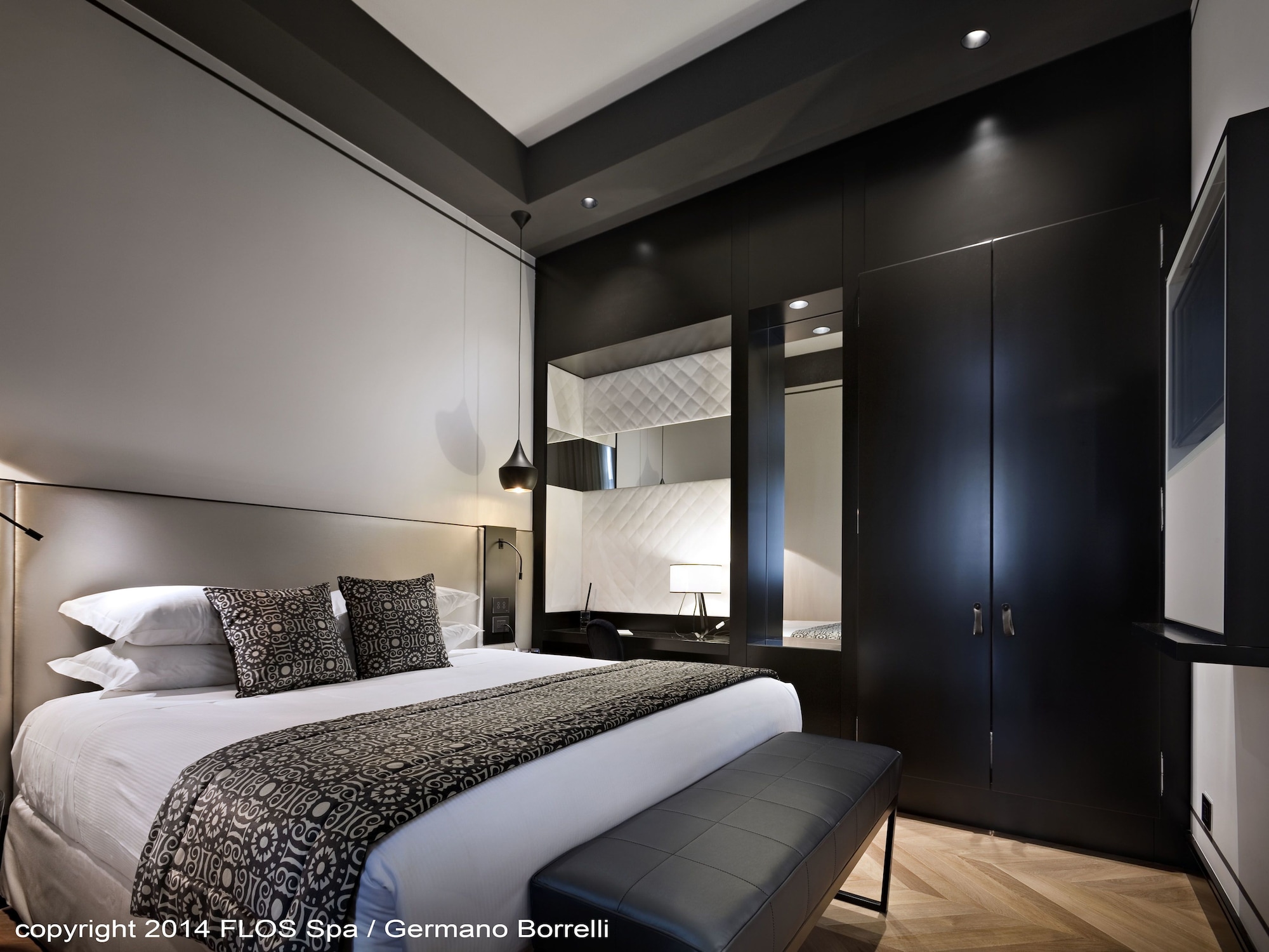 LUXURY, SUITE