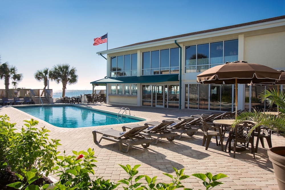 The Oceanfront Litchfield Inn 3/75