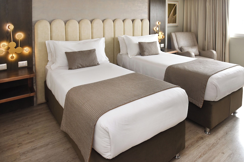 Hotel He Wang 6/48
