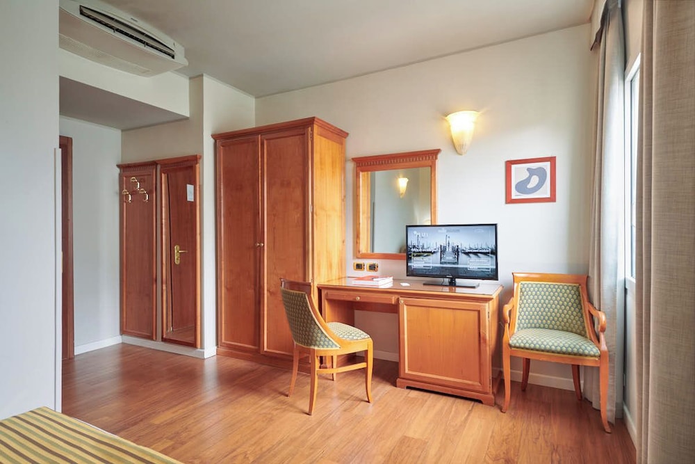 Hotel Plaza 9/47