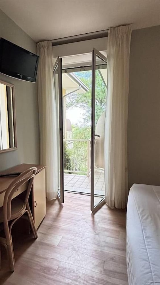 Family Hotel Pinetina Mare 7/50