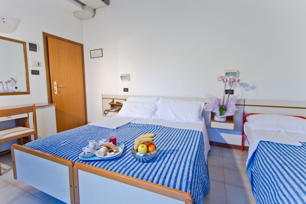 Hotel Montecarlo 24/68