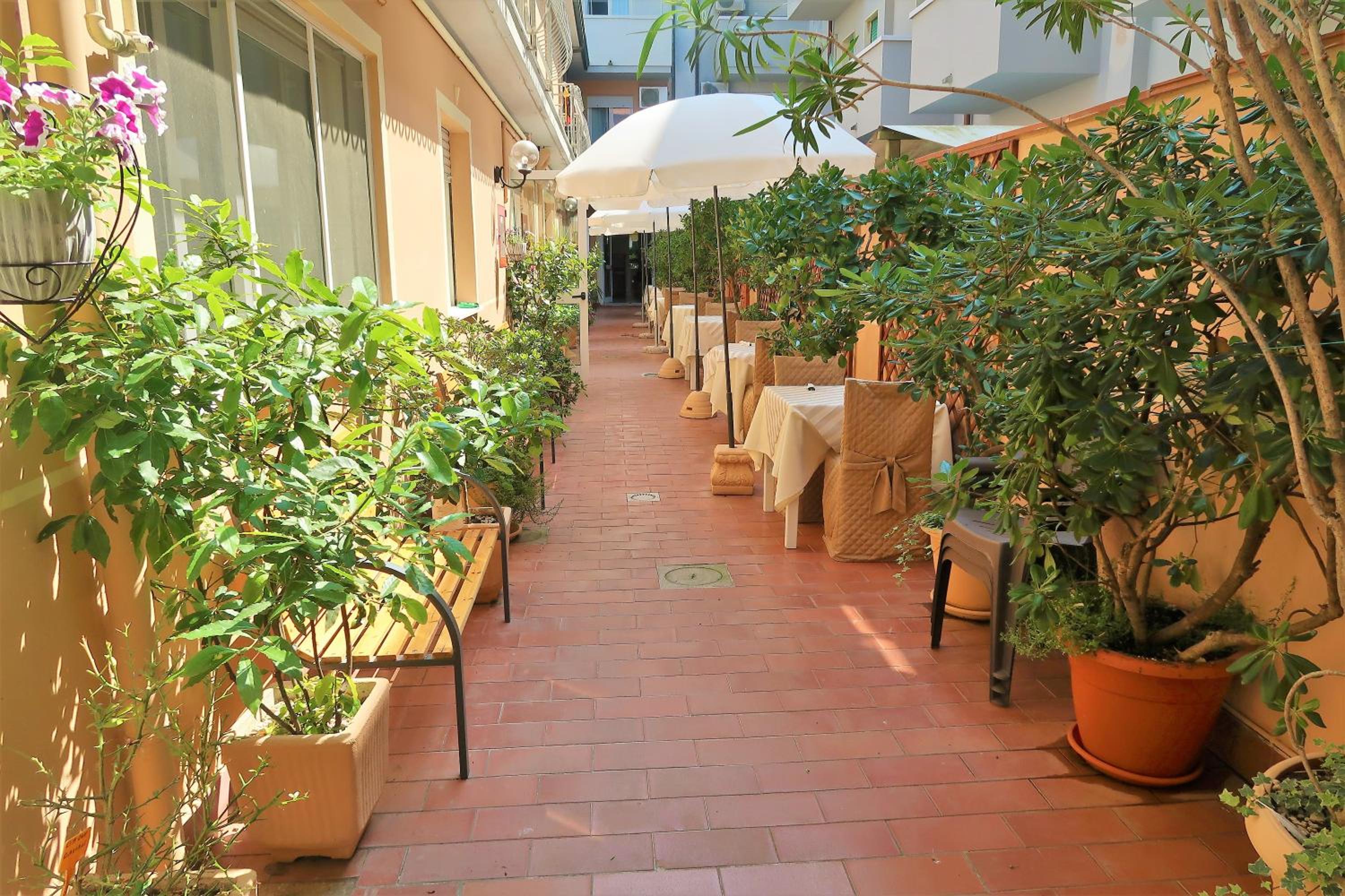 Tahiti Hotel 46/50