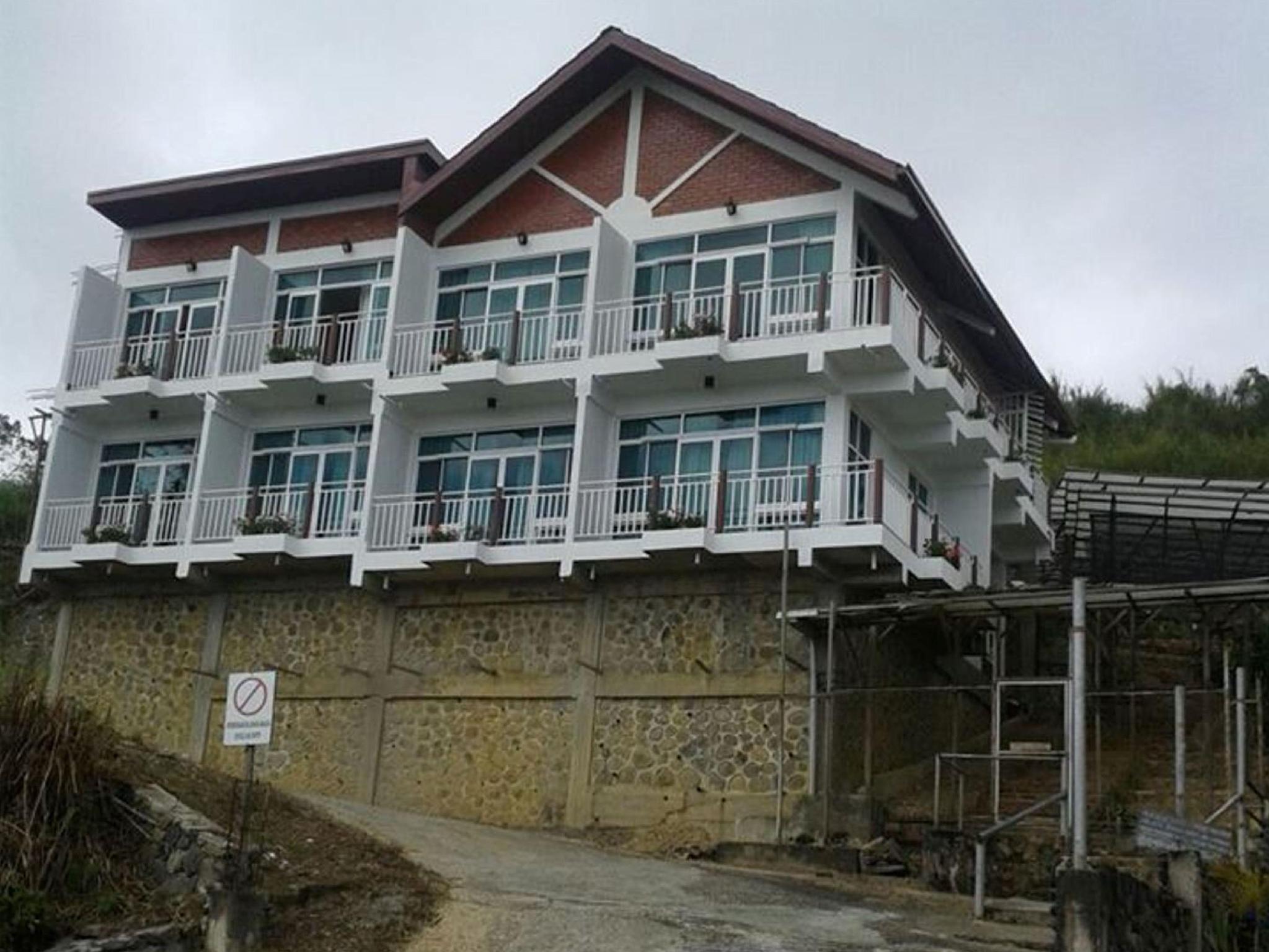Strawberry Garden Hotel 2/19