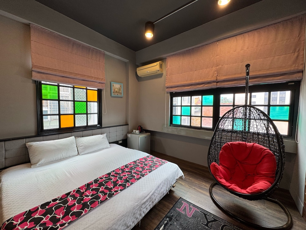 GOLD, DOUBLE BED