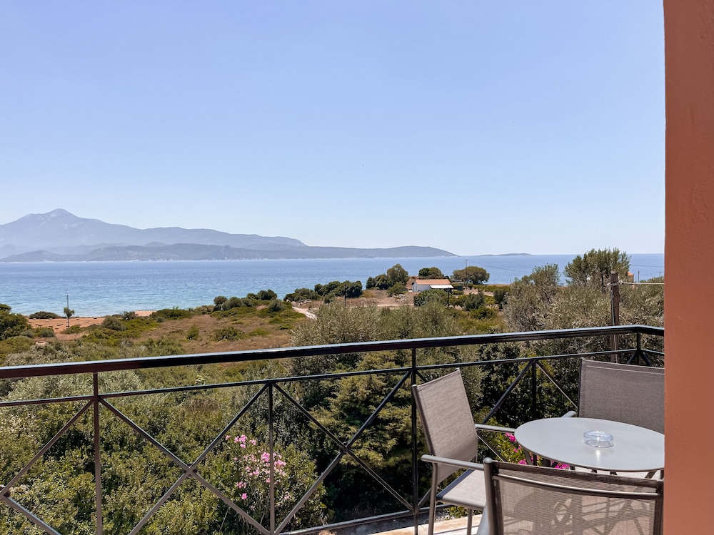 Nisea Hotel Samos 81/106