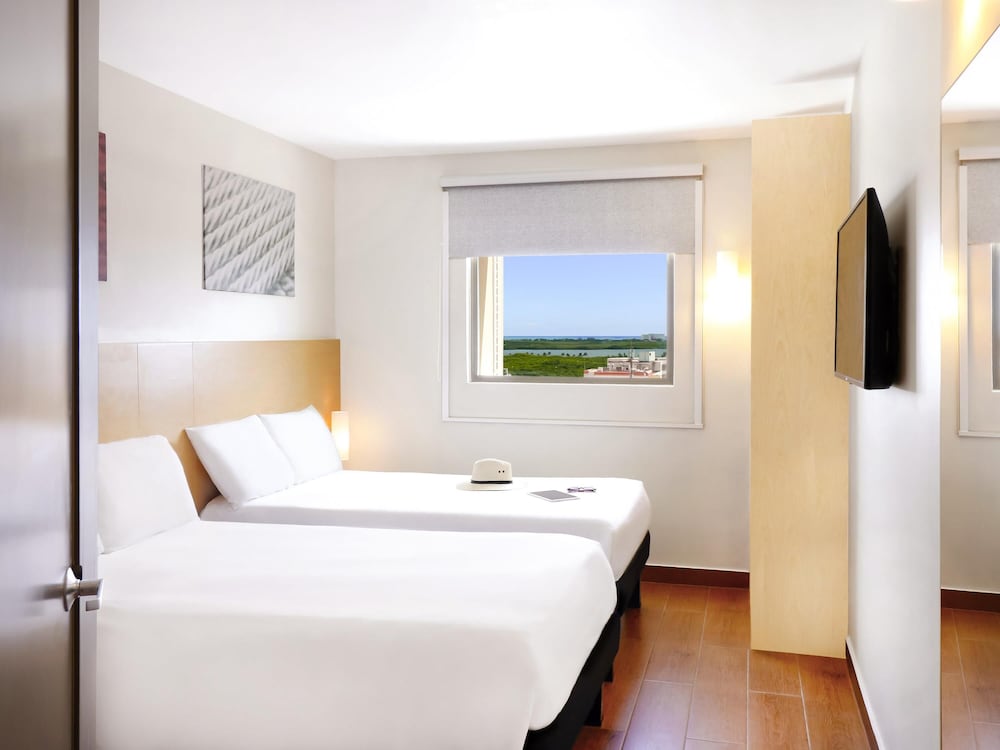 Ibis Cancun Centro 16/44
