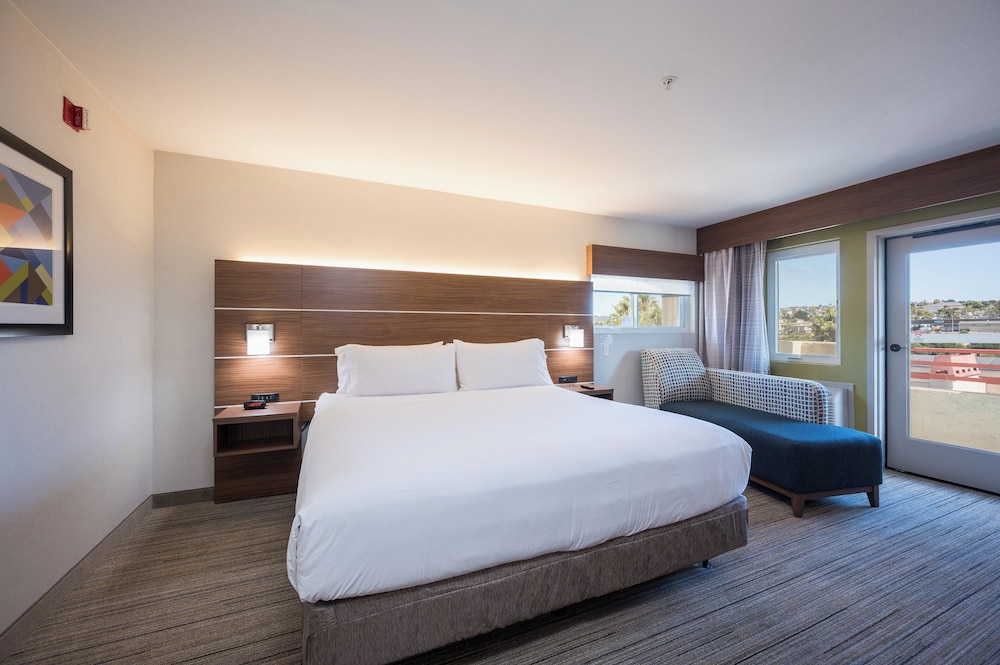 Standard, King Bed, Extra Floor Space, Balcony