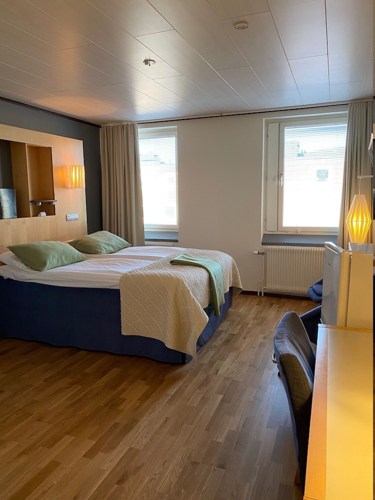 Strand City Hotell 11/50