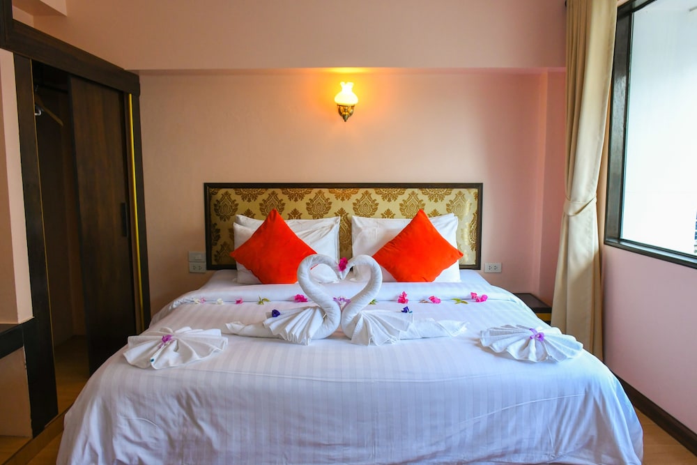 DELUXE, DOUBLE BED