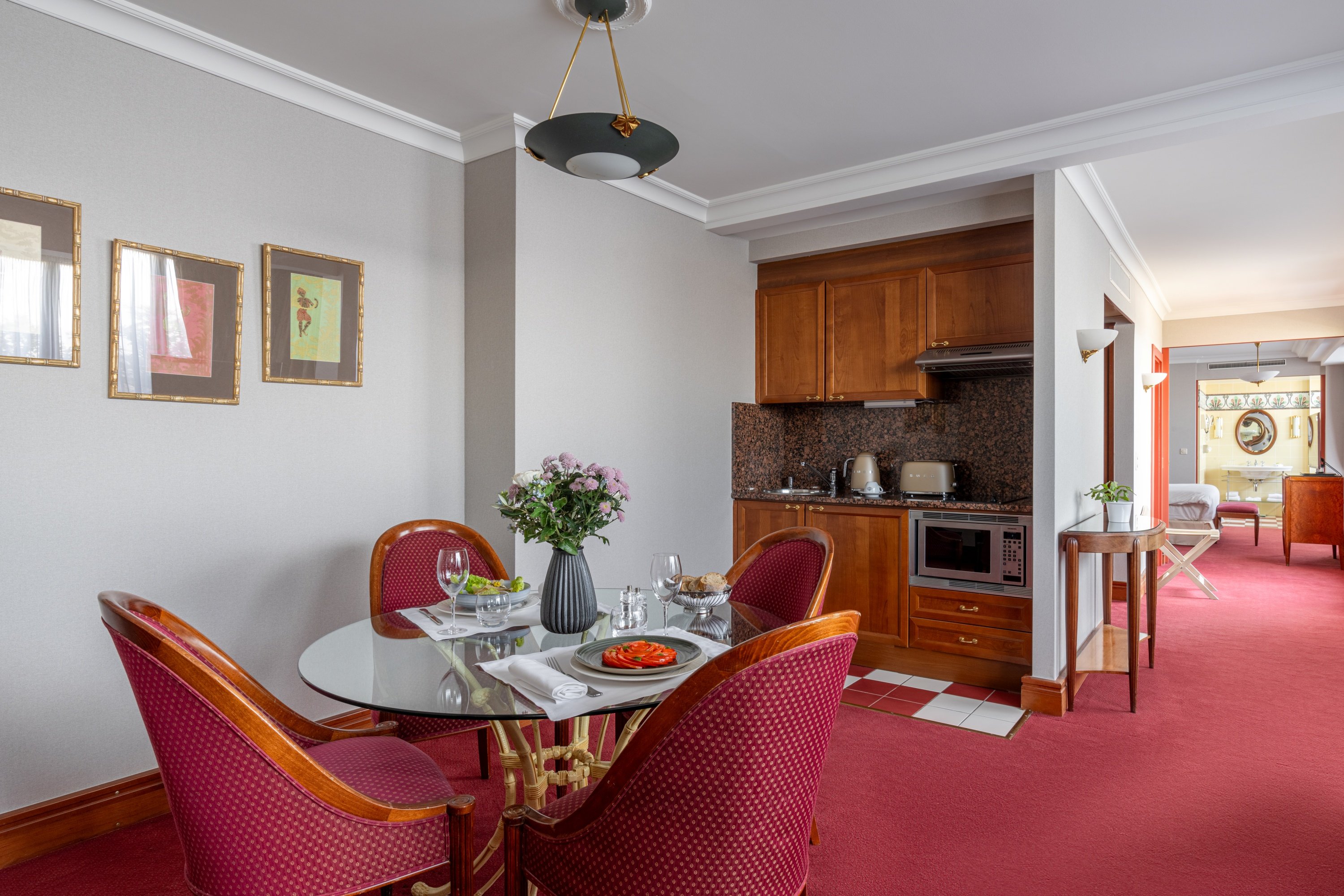 Royal Manotel 31/50