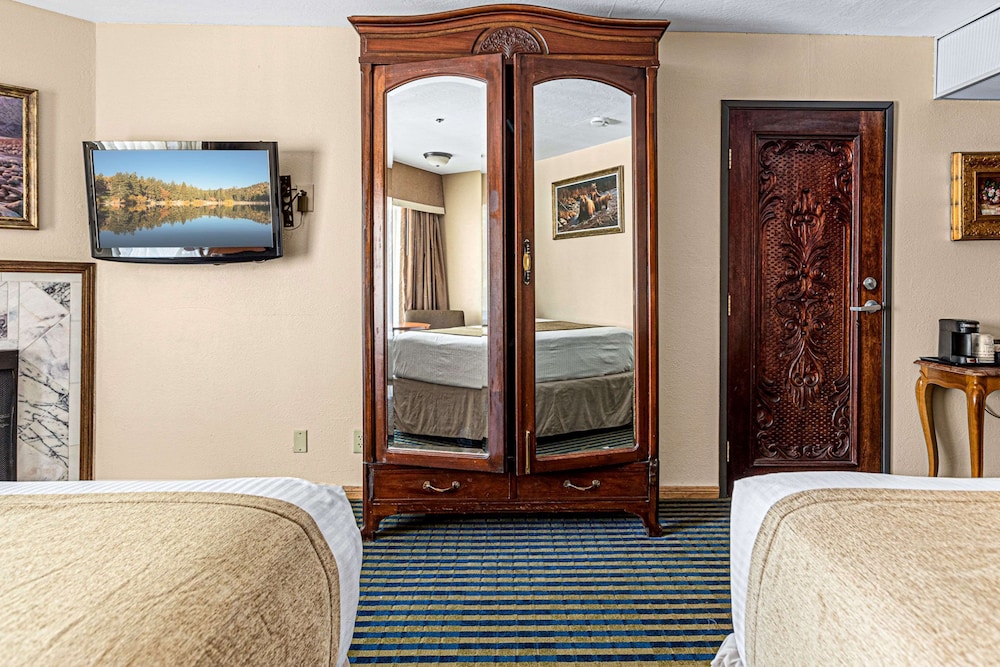Chateau Big Bear Boutique Hotel, BW Signature Collection 23/55