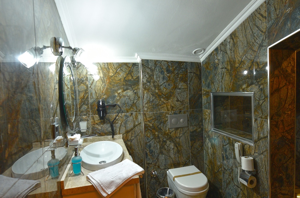 Assos Kervansaray Hotel 41/44
