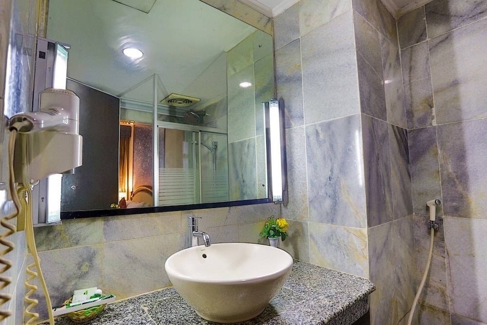 Johns Pardede International Hotel 34/36