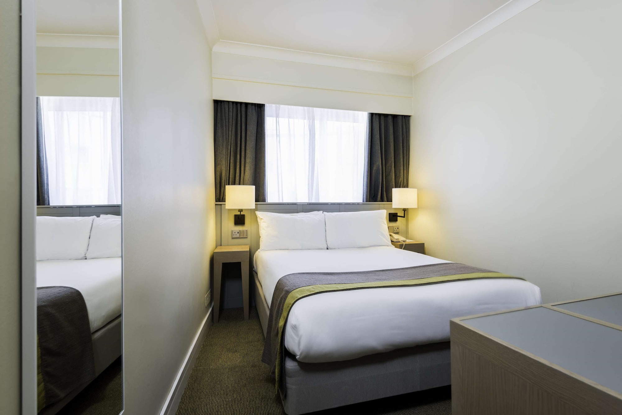 Room at Best Western London Heathrow Ariel Hotel, LONDON