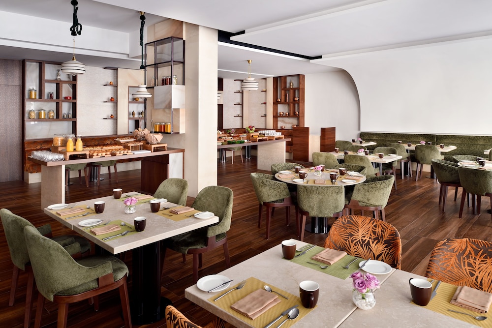 Movenpick Hotel Apartments Downtown Dubai 48/64