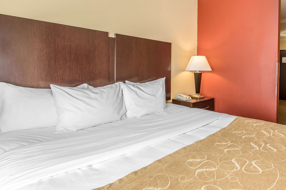 Comfort Suites Lawton Near Fort Sill 28/56