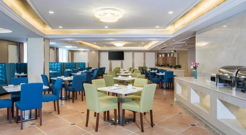 Vienna Hotel (Guangzhou Baiyun Airport Huadu Avenue) 46/58