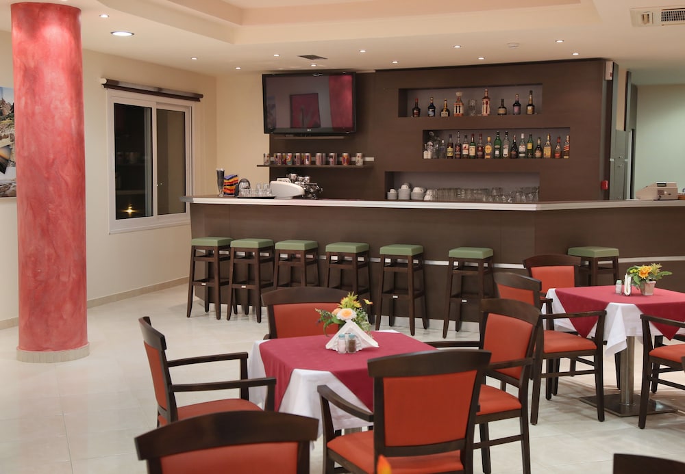Sea Breeze Hotel 16/20