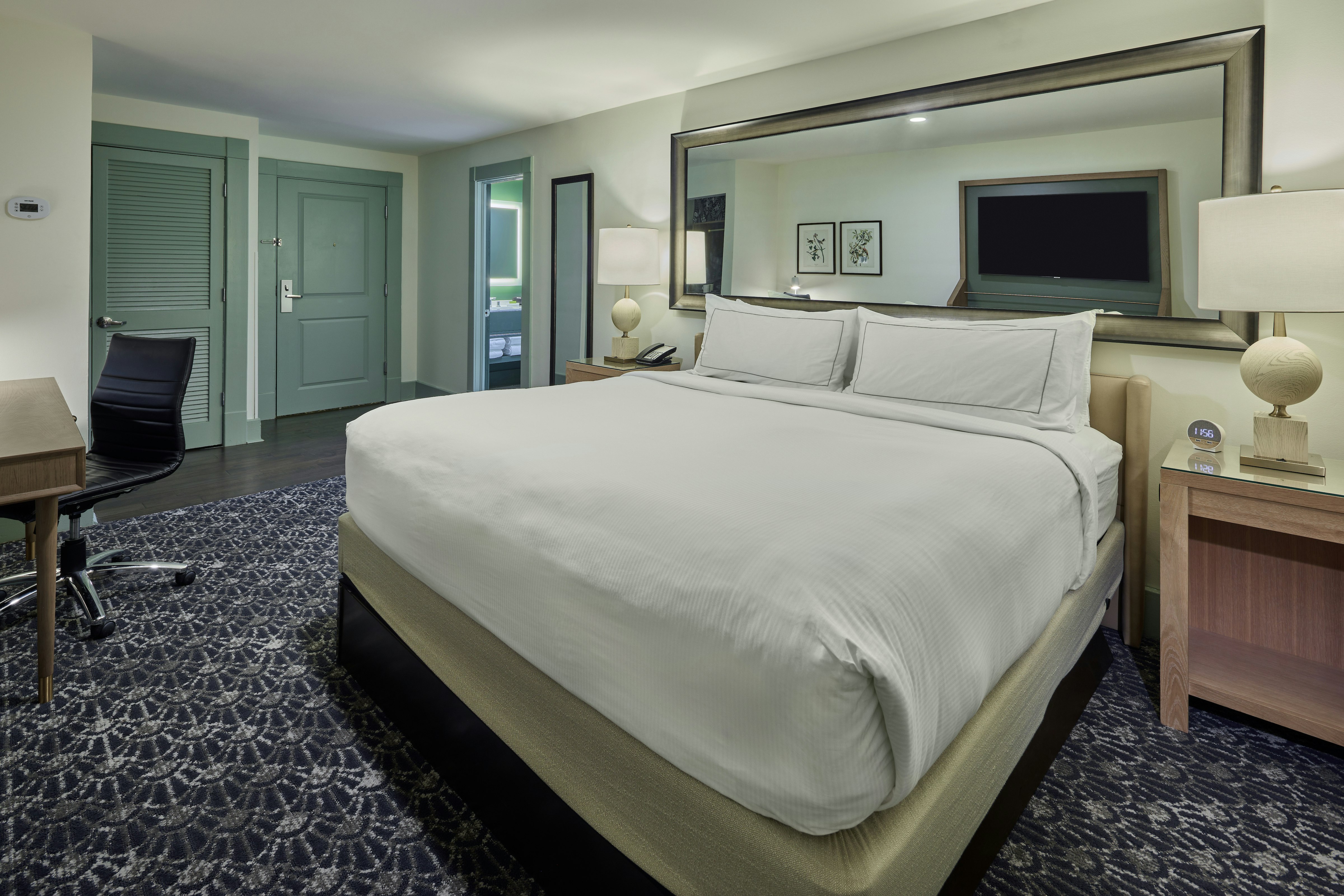 ROOM, KING BED, ACCESSIBLE