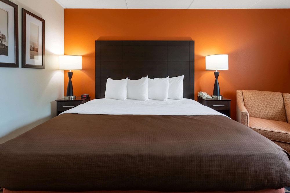 Americinn By Wyndham Wausau 17/50