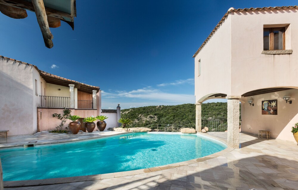Hotel Arathena 30/34