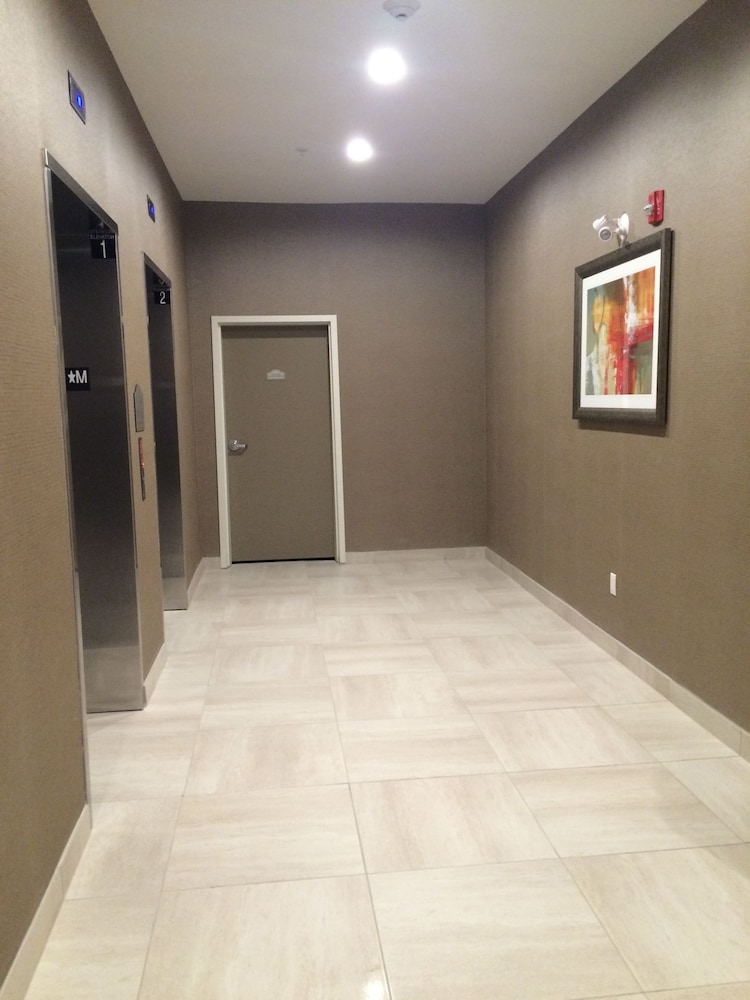 Meridian Inn & Suites 31/32