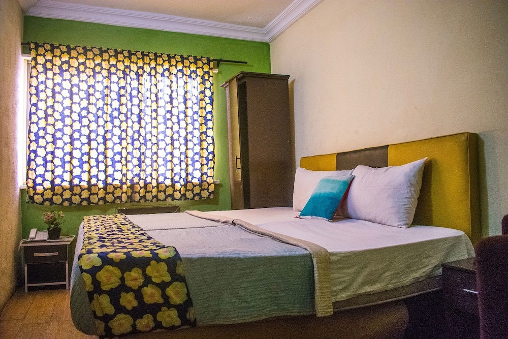 EXECUTIVE, DOUBLE BED