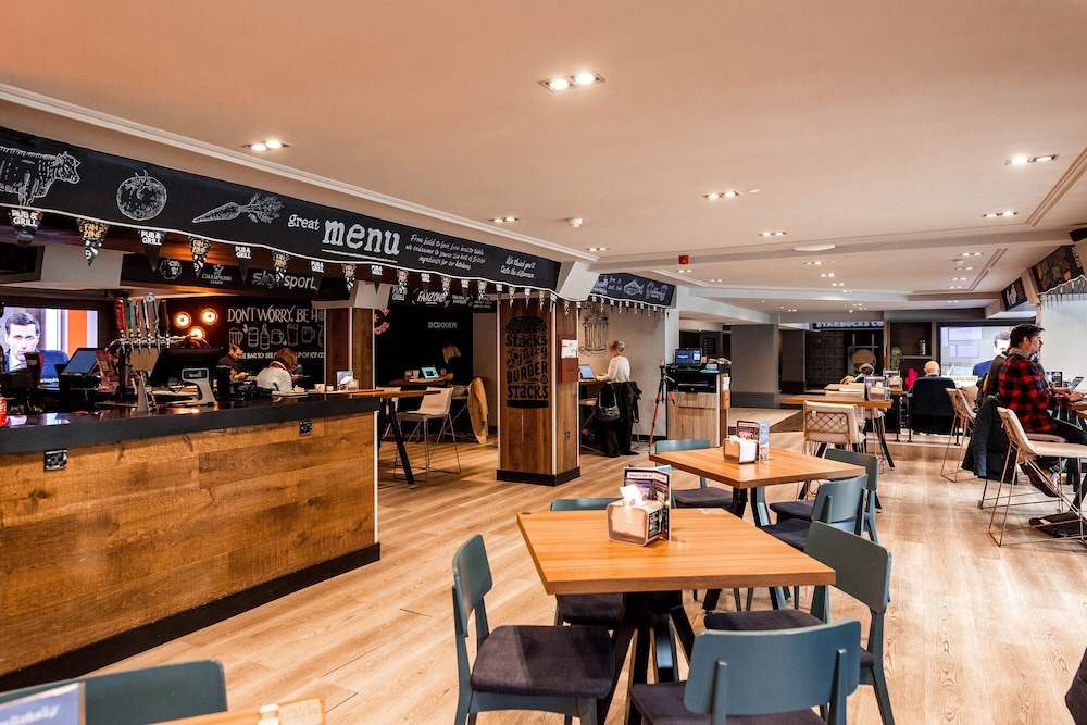 Village Hotel Manchester Cheadle 32/50