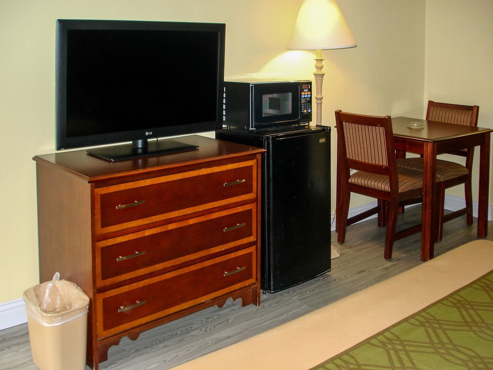 Econo Lodge Texarkana I-30 15/32