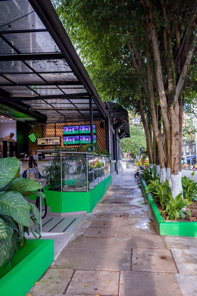 LLERAS GREEN HOTEL 66/71