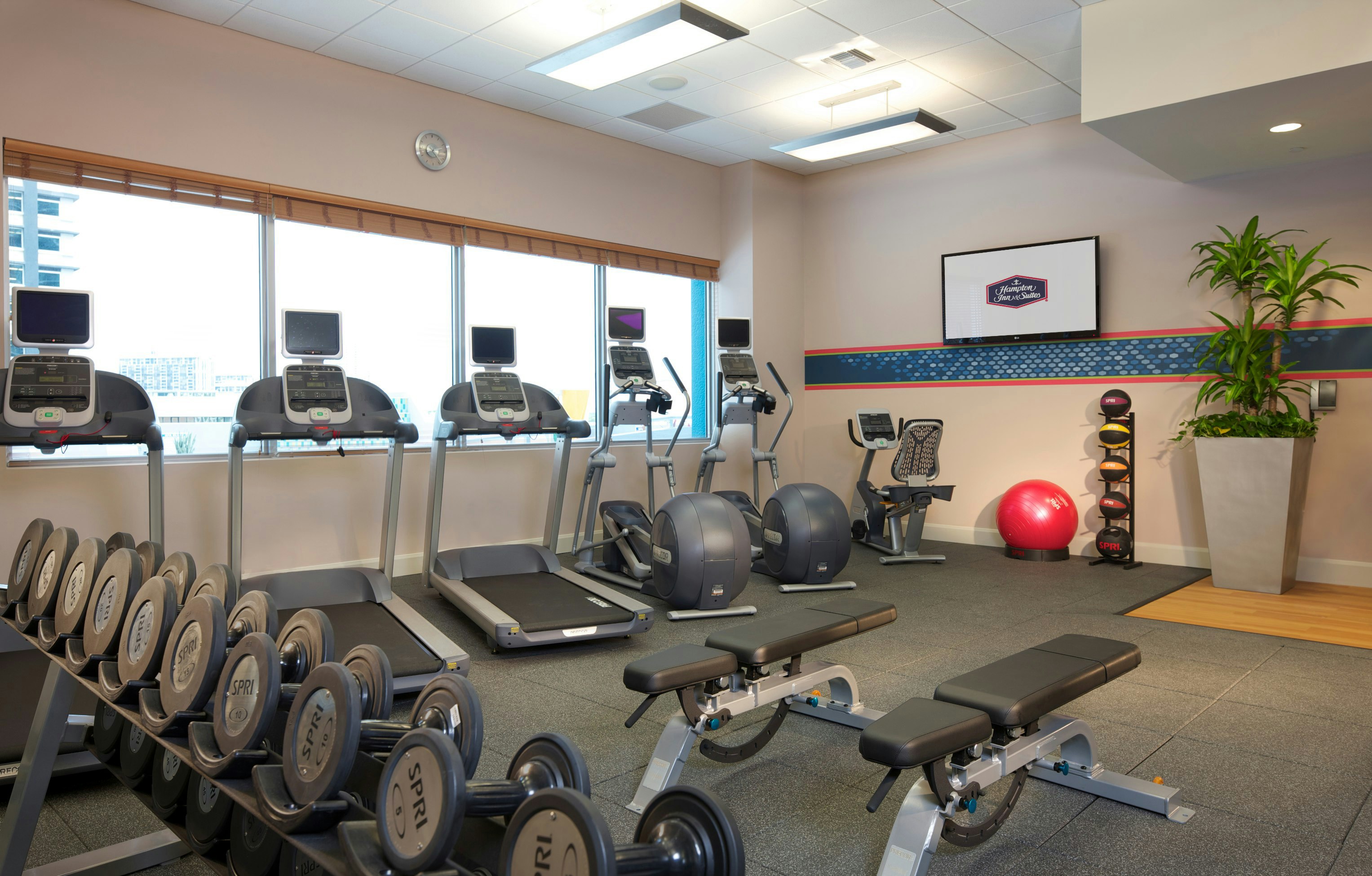 Hampton Inn Suites By Hilton Miami Brickell Downtown 36/65