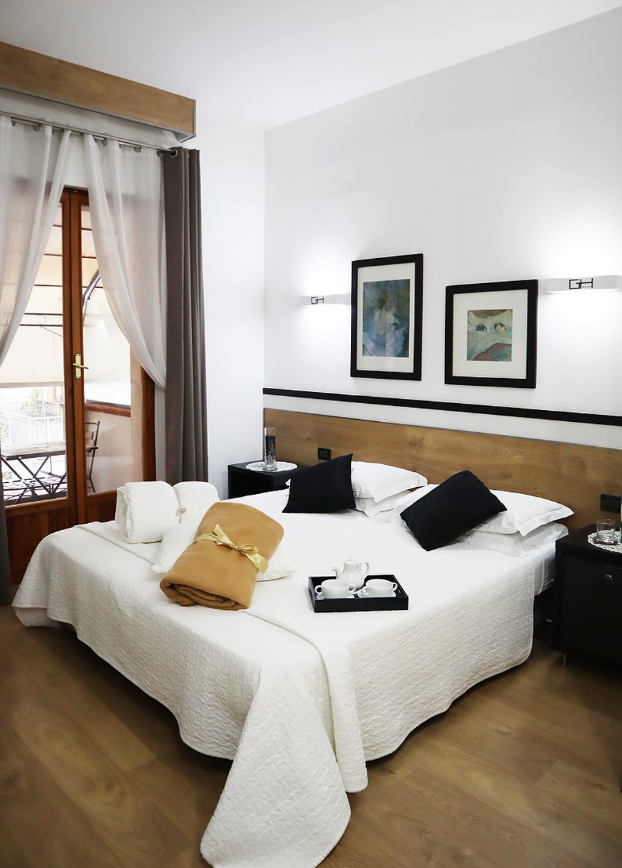 Room, Double Bed