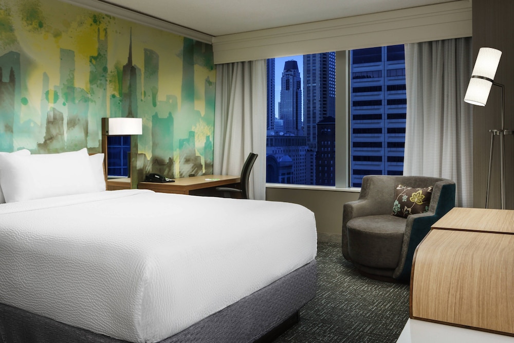 Courtyard Chicago Downtown/Magnificent Mile 17/63