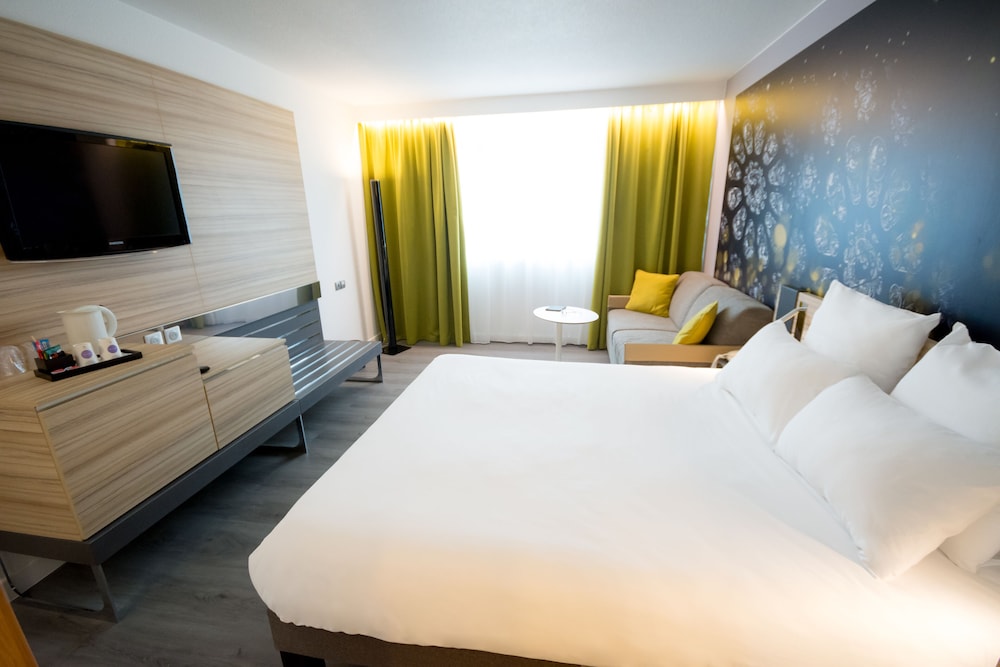 NOVOTEL CHARTRES 20/70