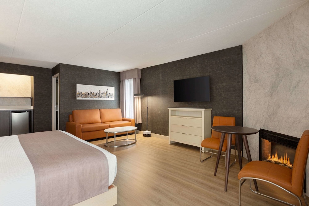 Days Inn By Wyndham Toronto West Mississauga 10/32