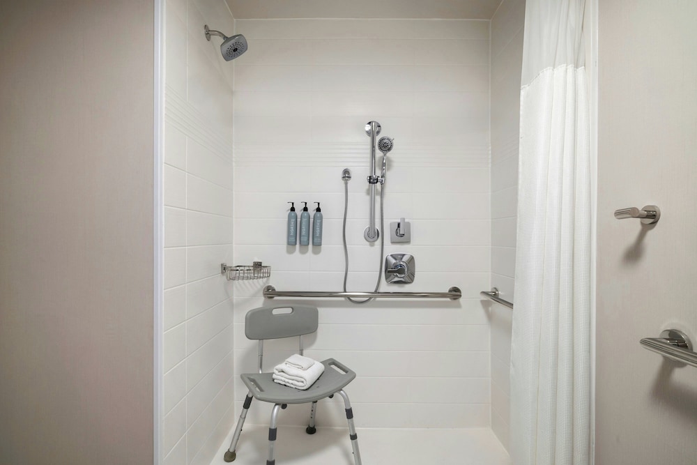 Studio, Queen Bed, Sofa, Residence Inn by Marriott Indianapolis Airport 10/10