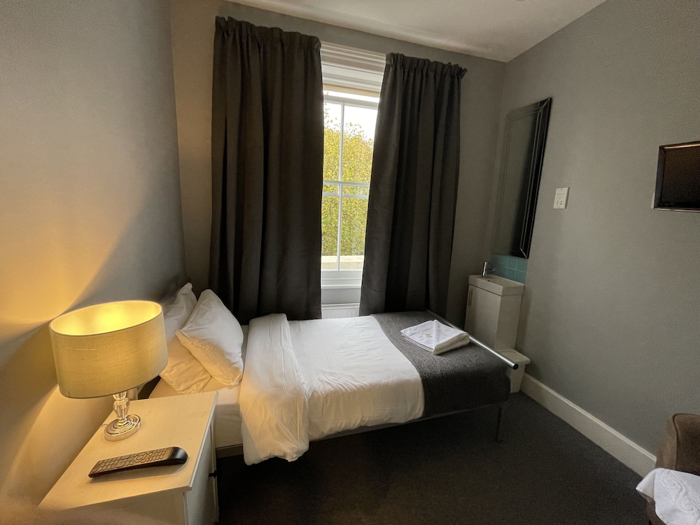 RAVNA GORA HOTEL 36/67