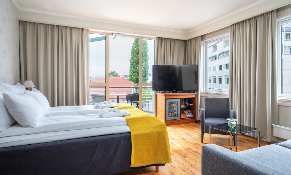Business, Double Bed, Sofa