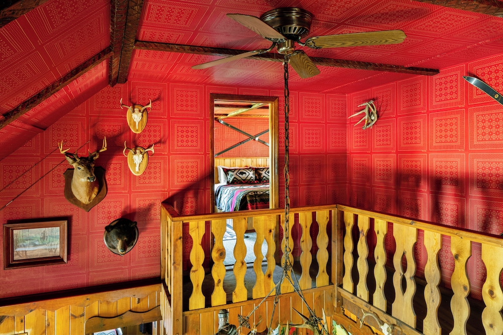 Urban Cowboy Lodge - Catskills 35/60