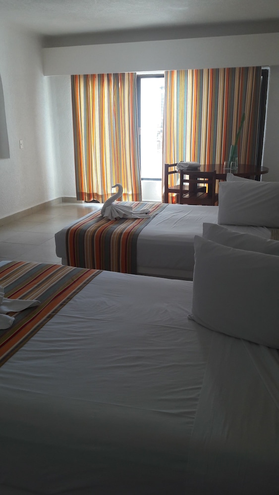 Pelicano Inn 20/67