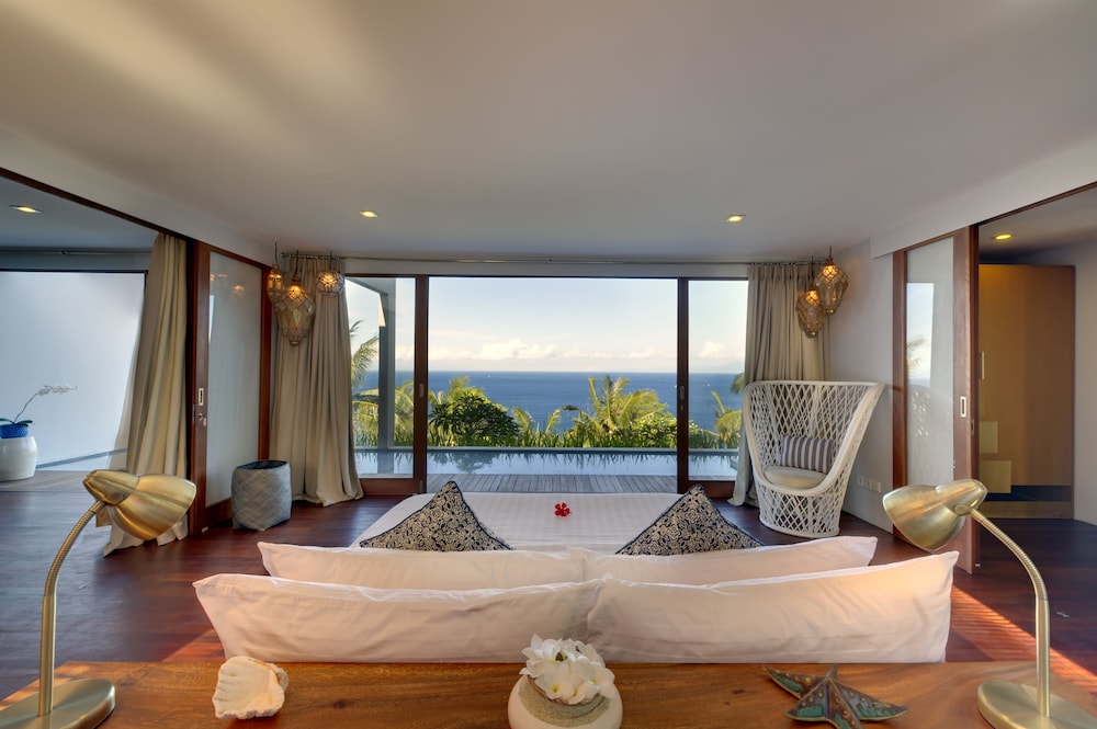 Malimbu Cliff Villa 43/56