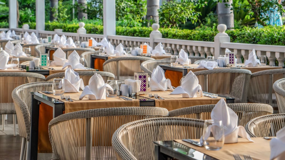 Royal Taj Mahal Hotel 38/50