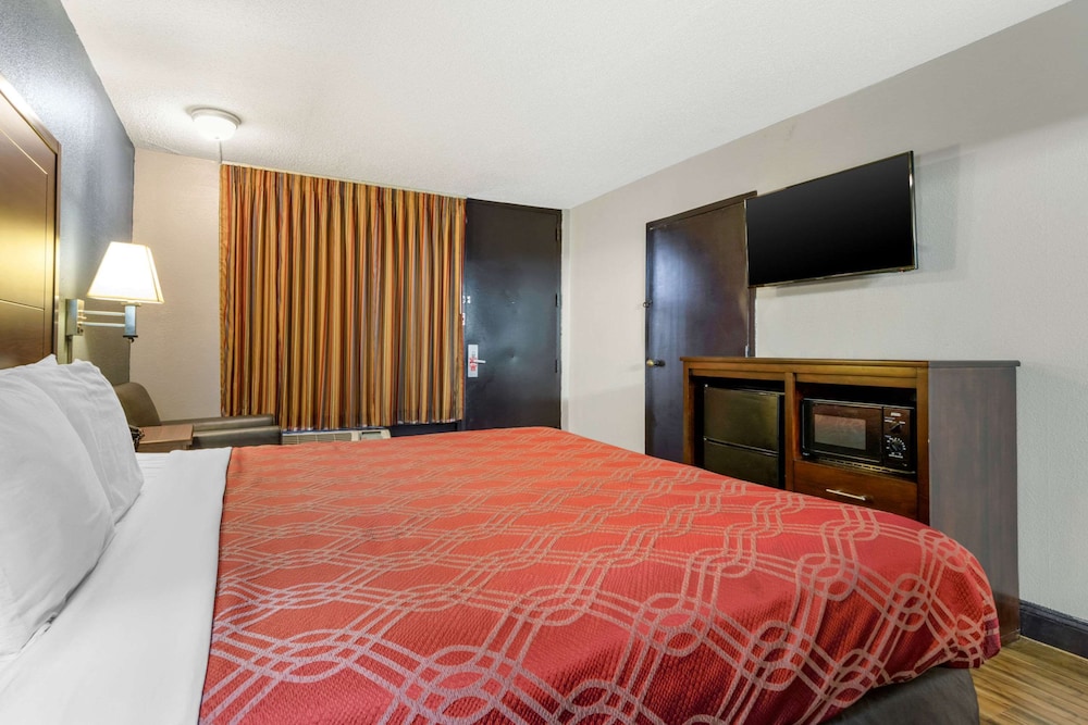 Econo Lodge Rock Hill Northeast 12/23
