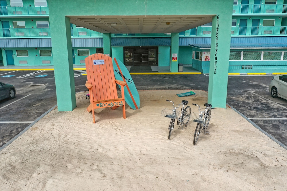 Beachside Resort Hotel 27/38