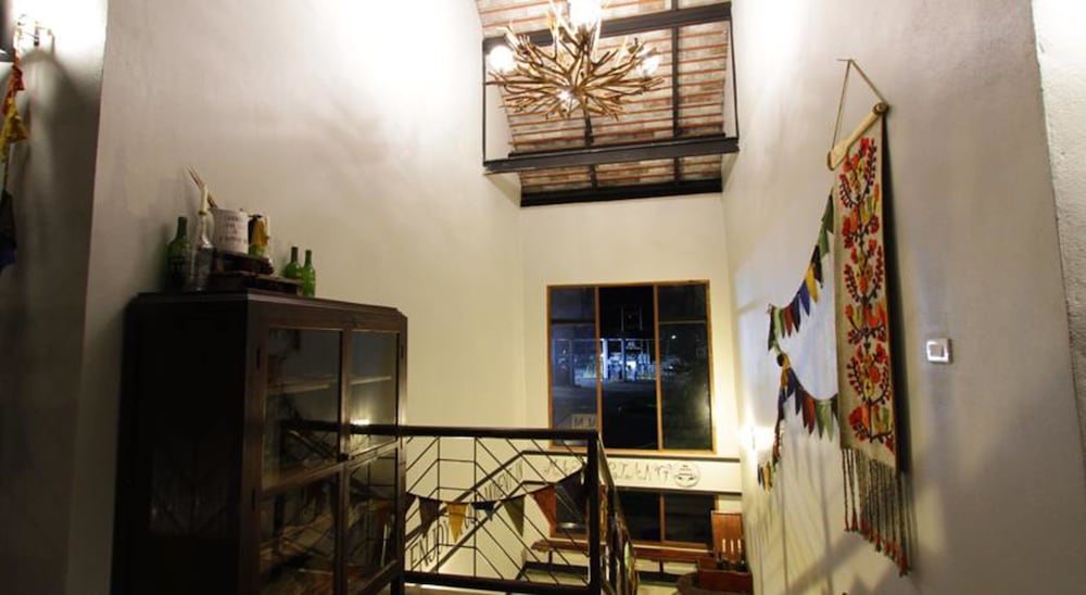 Above The Sea Guesthouse 8/50